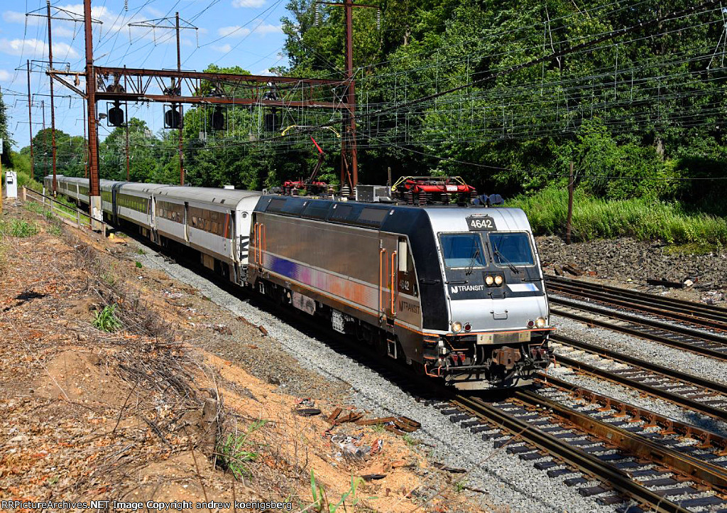 NJT 4642